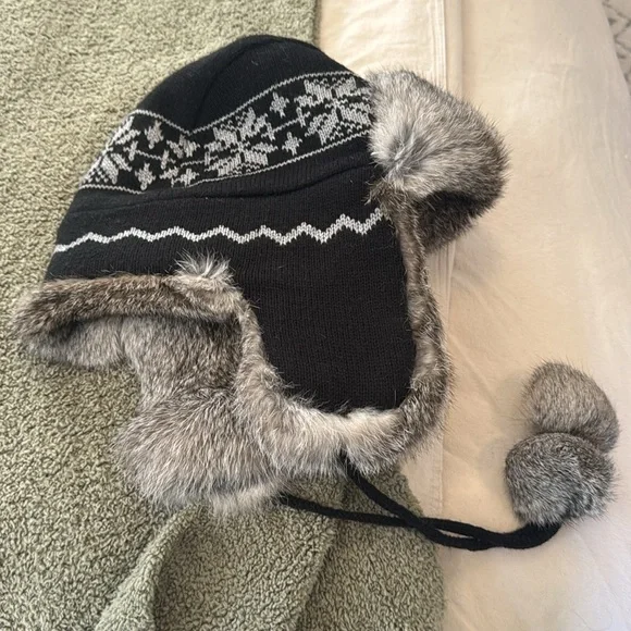 Awesome wool fur trimmed hat - Picture 2 of 6